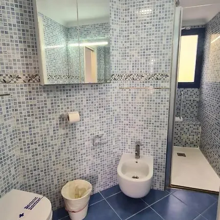 Playamar-apto Soleado Piscina Y Playa Lägenhet