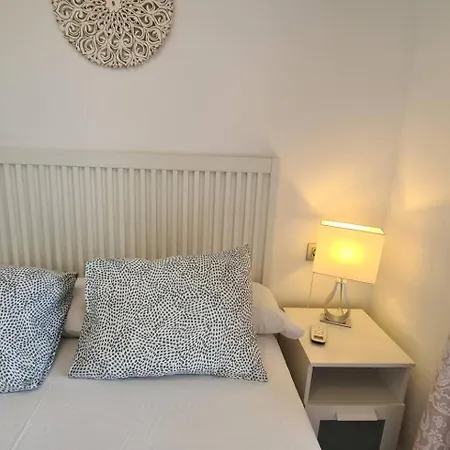 Playamar-apto Soleado Piscina Y Playa Lägenhet